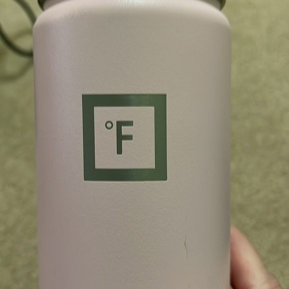 22oz Iron Flask insulated water bottle. Rose color. EUC - Picture 5 of 9